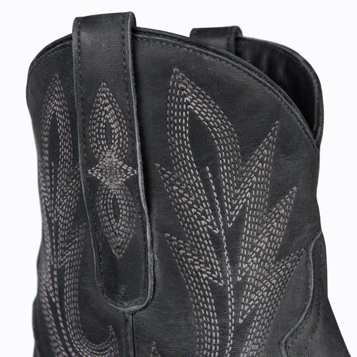 Lane LB0493C Lexington Bootie-Distressed Jet Black